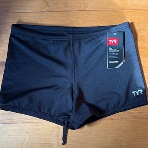 TYR Durafast Elite Solid Square Leg Swimsuit Men’s Size 28 Black